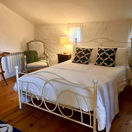 Holiday home River In Historic Vienne Moncontour (Vienne)